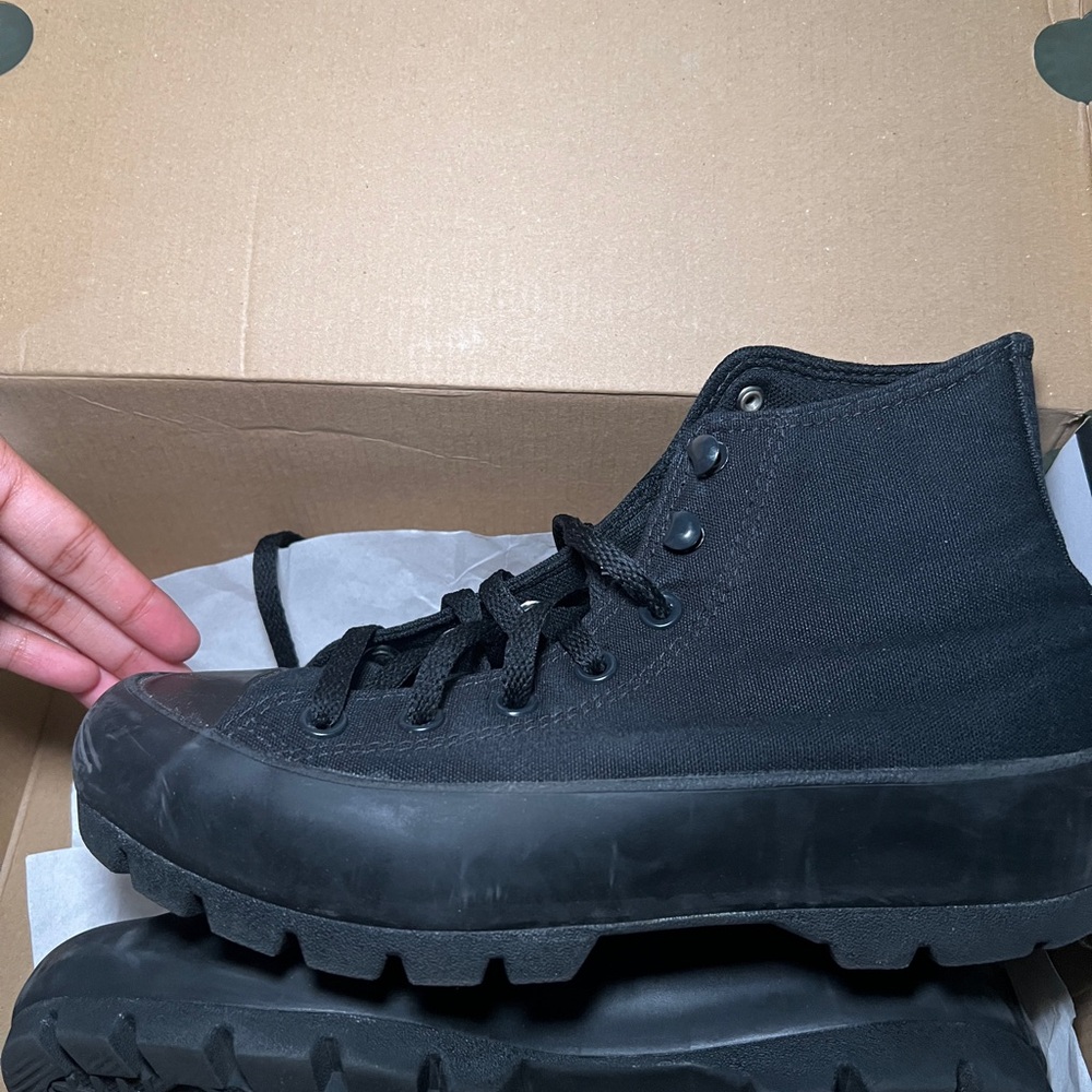 Black Lugged Converse!